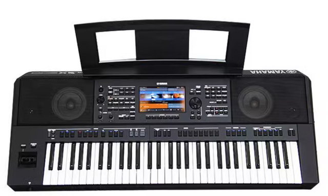 YAMAHA PSR SX900 KEYBOARD